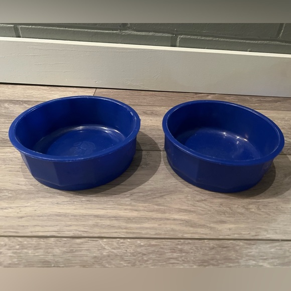 Set of two blue plastic paw, print, dog bowls - Picture 2 of 2